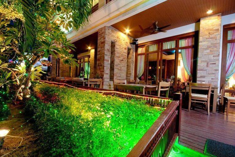 Crystal Palace Hotel