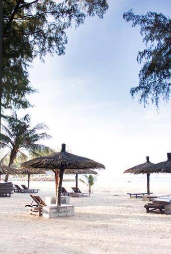 Aana Resort & Spa
