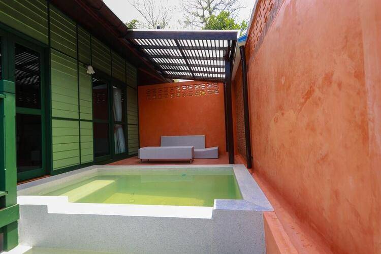 Aana Resort & Spa