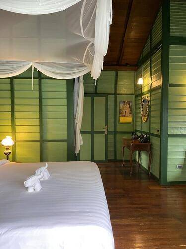 Aana Resort & Spa
