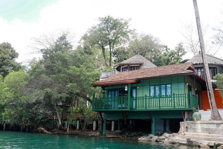 Aana Resort & Spa