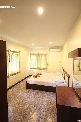 Twin Palms Resort