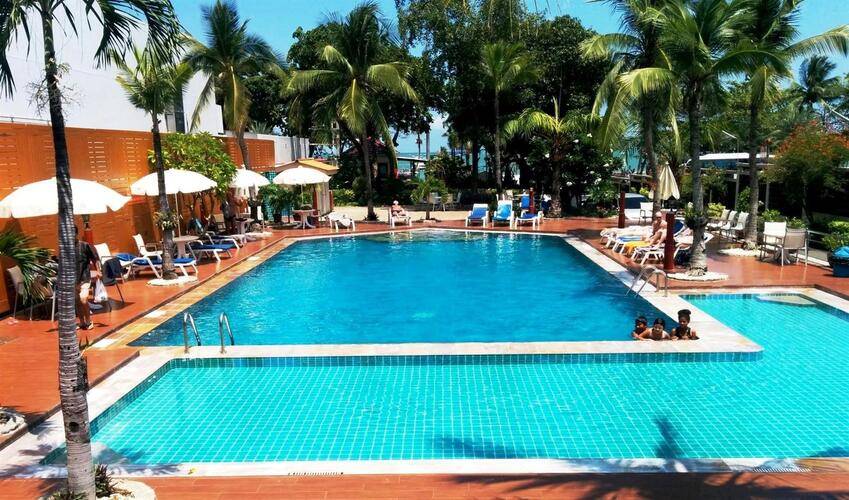 Twin Palms Resort