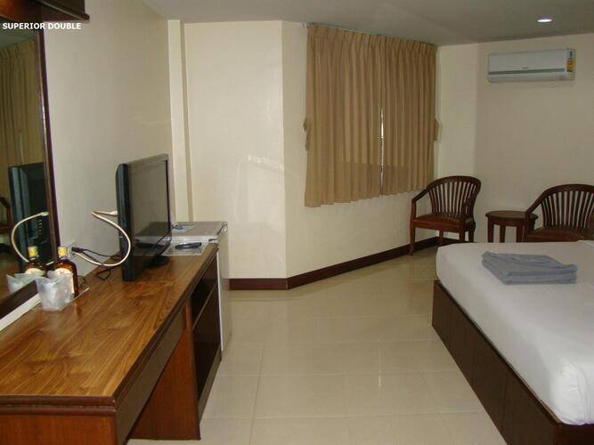 Twin Palms Resort