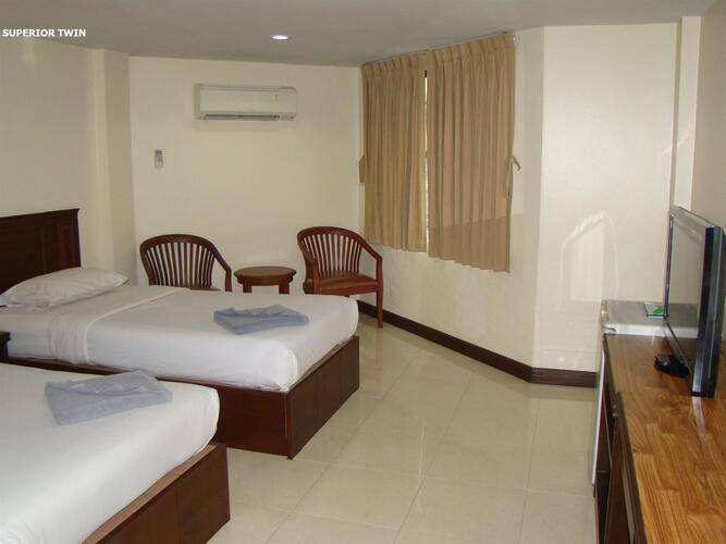 Twin Palms Resort
