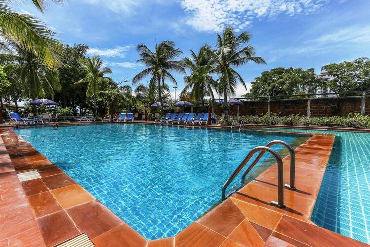 Twin Palms Resort