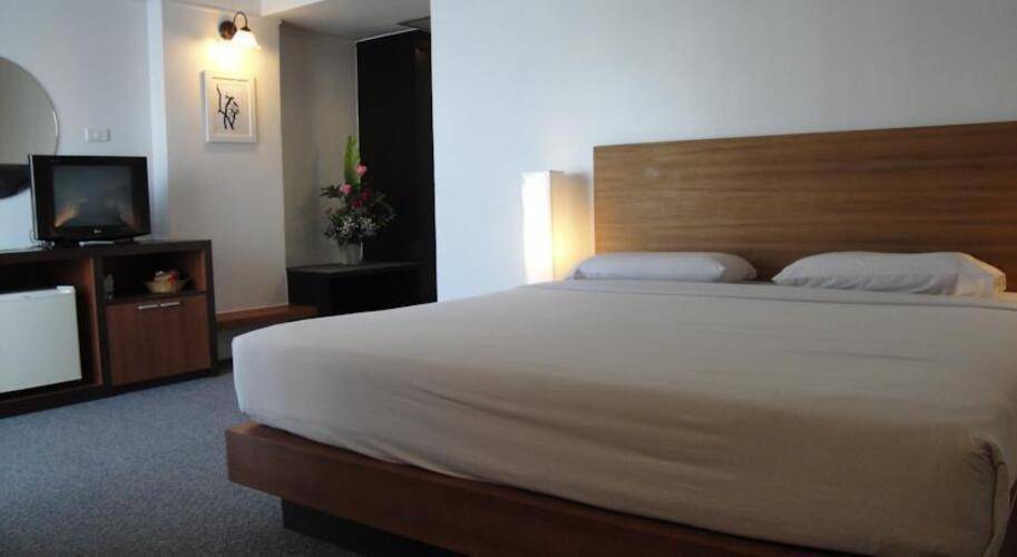 Flipper House Hotel