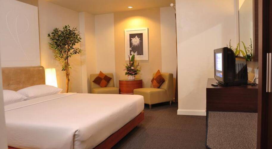 Flipper House Hotel