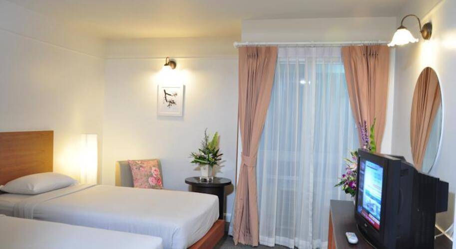 Flipper House Hotel
