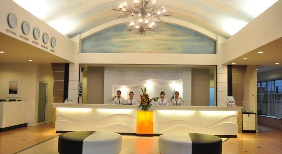 Flipper House Hotel