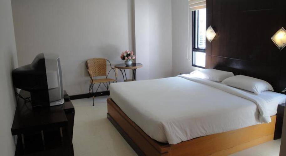 Flipper House Hotel