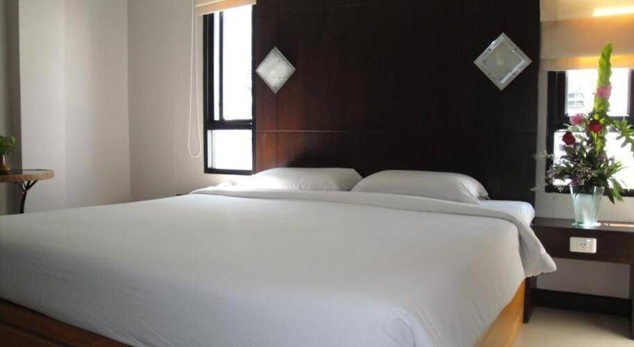 Flipper House Hotel