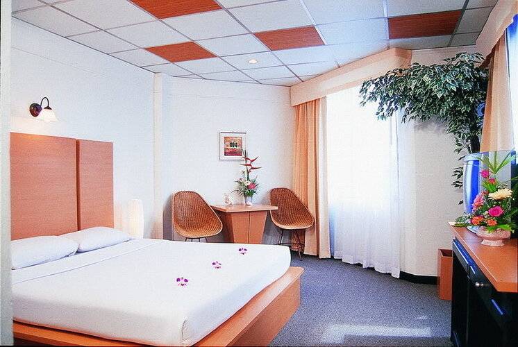 Flipper Lodge Hotel