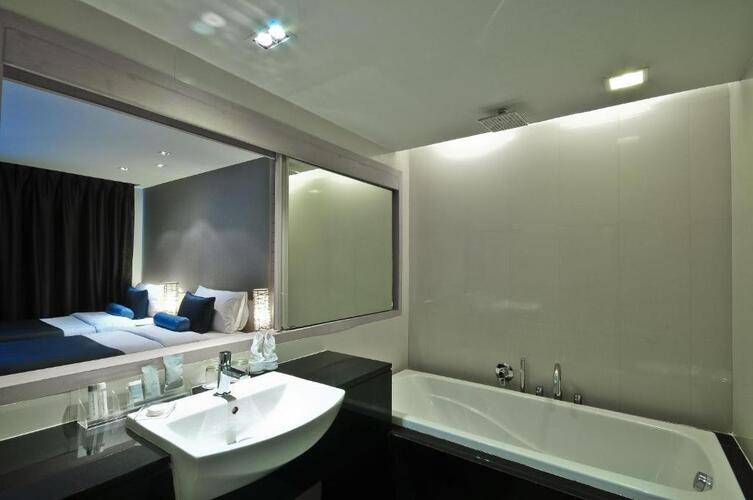 The Ashlee Heights Patong Hotel & Suites