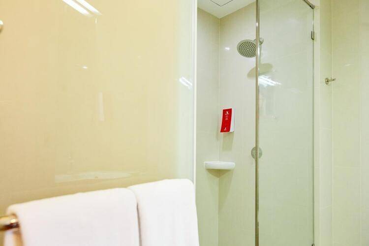 Red Planet Hotel