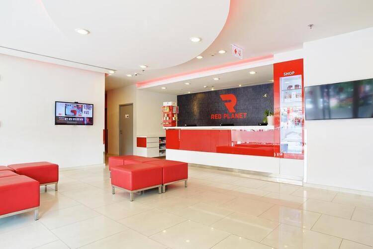 Red Planet Hotel