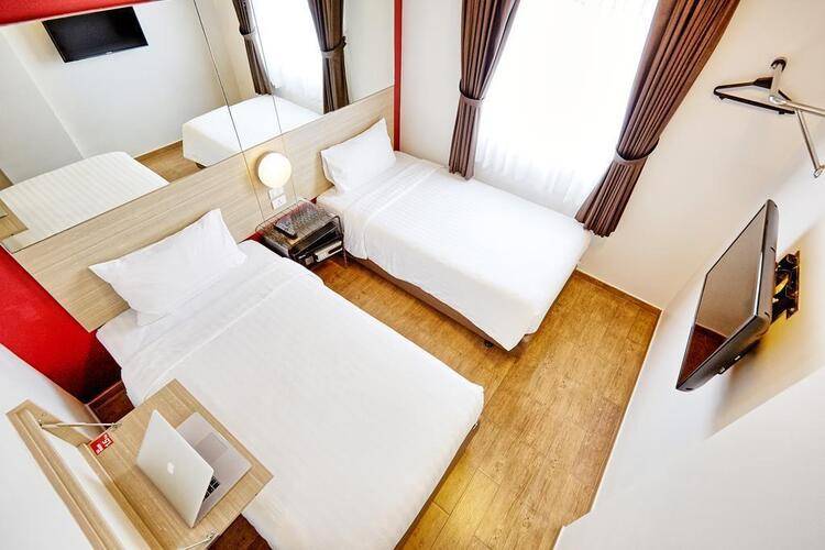 Red Planet Hotel