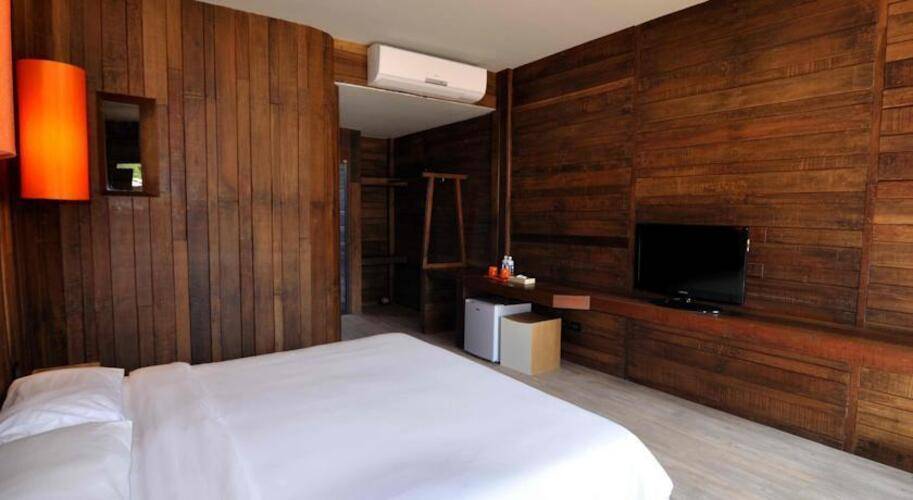Baan Ploy Sea