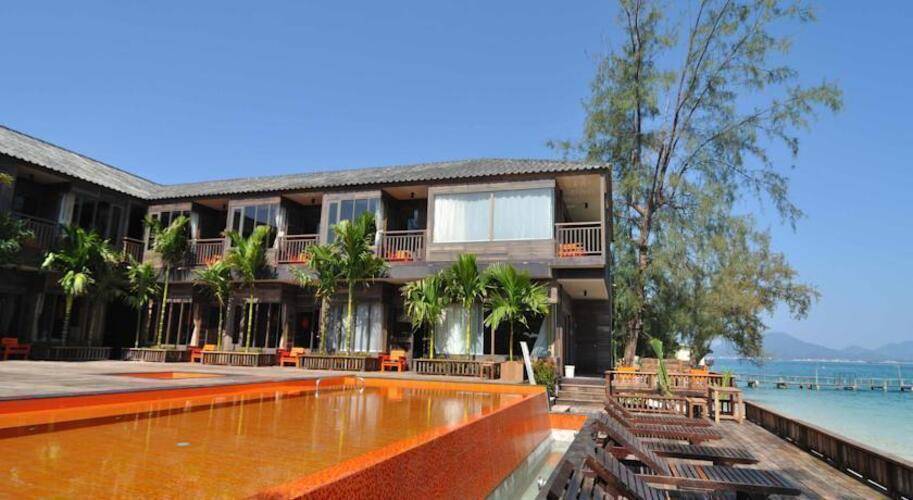 Baan Ploy Sea