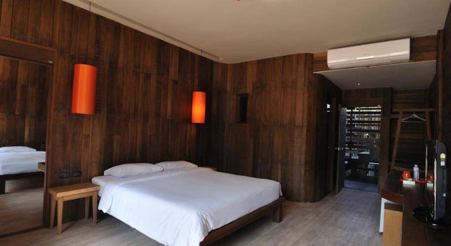 Baan Ploy Sea