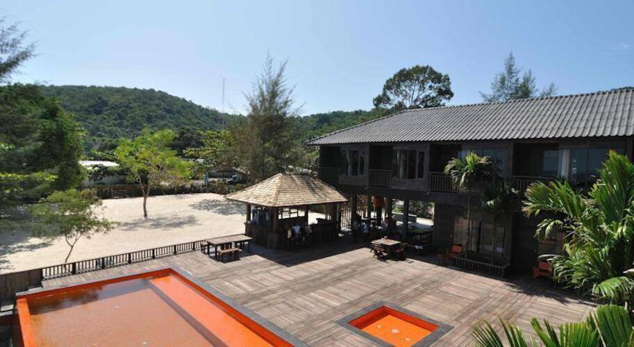 Baan Ploy Sea