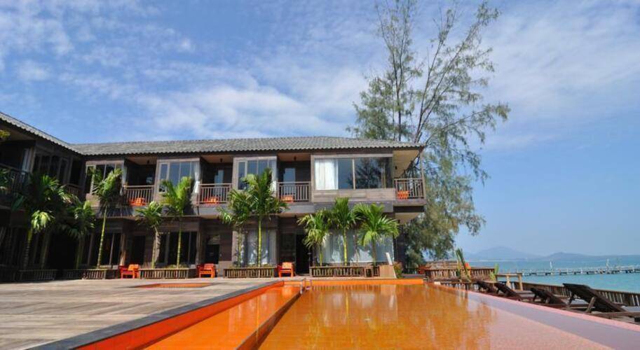 Baan Ploy Sea
