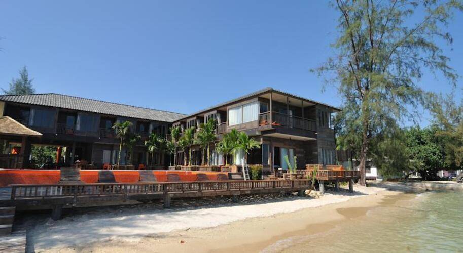 Baan Ploy Sea
