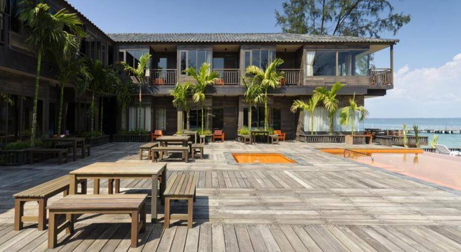 Baan Ploy Sea