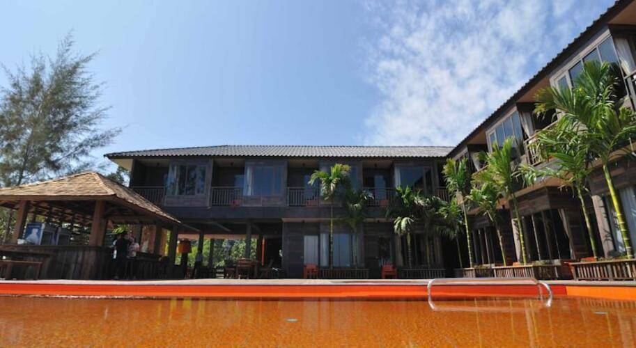 Baan Ploy Sea