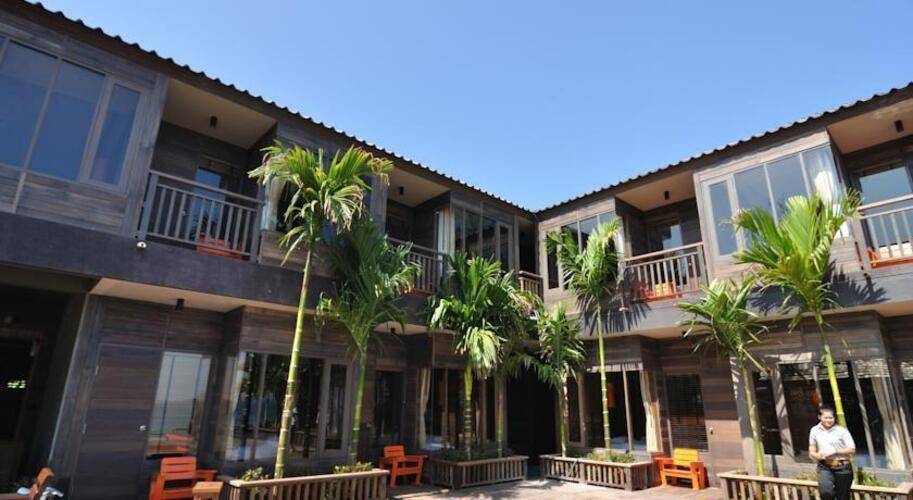 Baan Ploy Sea