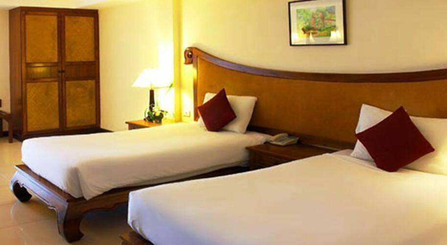 Nora Lakeview Hotel