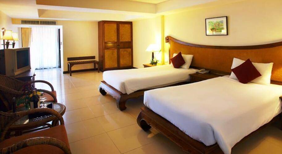 Nora Lakeview Hotel
