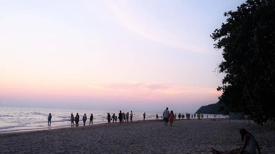 Cookies Resort White Sand Beach