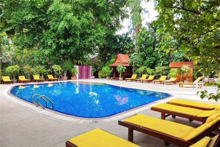 Tropica Bungalow Hotel