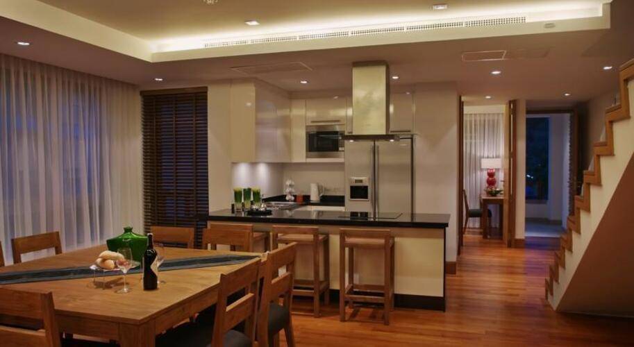 Pearl Of Naithon Hotel