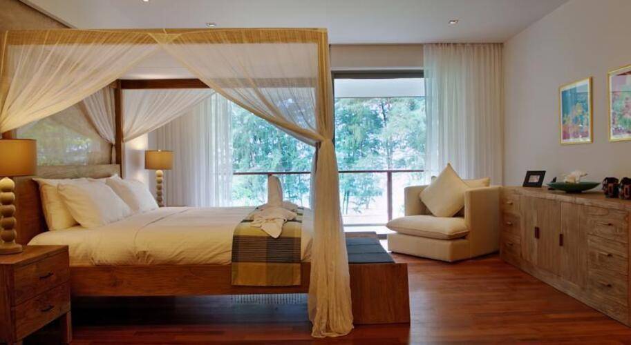 Pearl Of Naithon Hotel