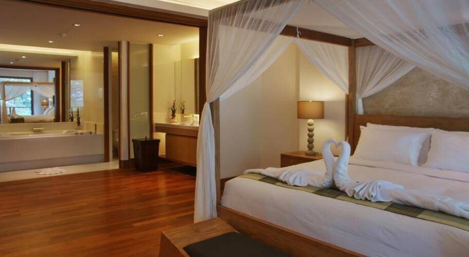 Pearl Of Naithon Hotel