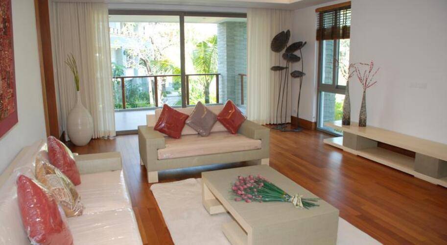 Pearl Of Naithon Hotel