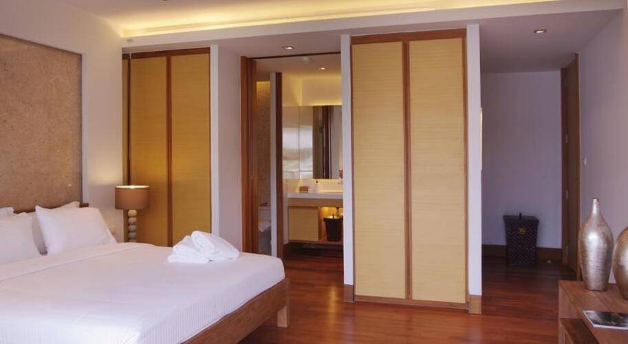 Pearl Of Naithon Hotel