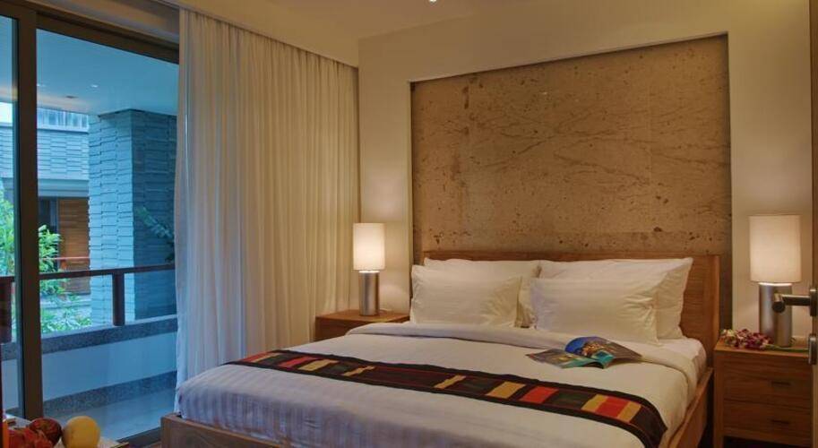 Pearl Of Naithon Hotel