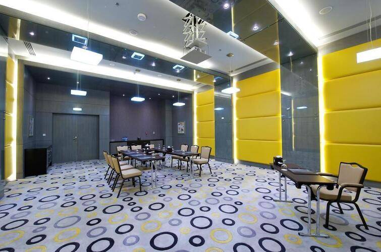 Time Grand Plaza Hotel