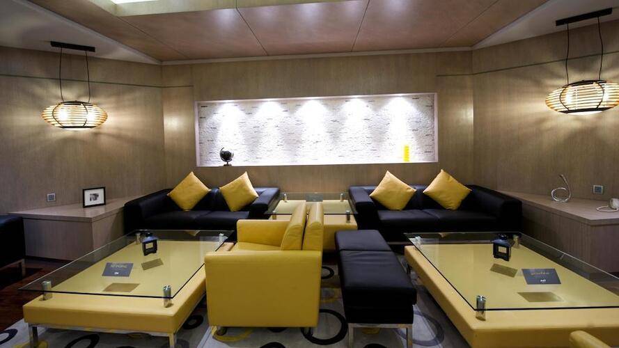 Time Grand Plaza Hotel