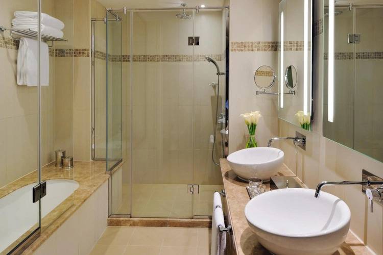 Avani Hotel Deira ( Ex. Movenpick Hotel Deira)