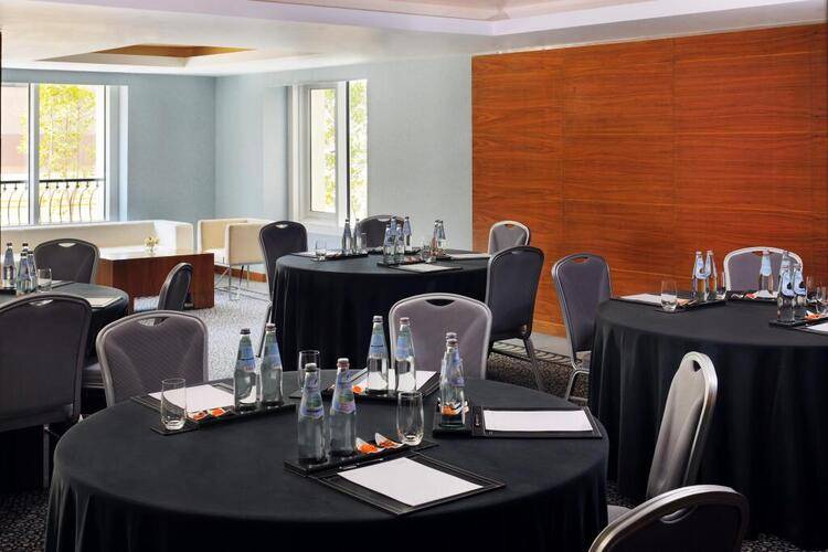 Avani Hotel Deira ( Ex. Movenpick Hotel Deira)