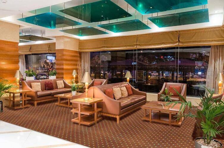 Avenue Hotel
