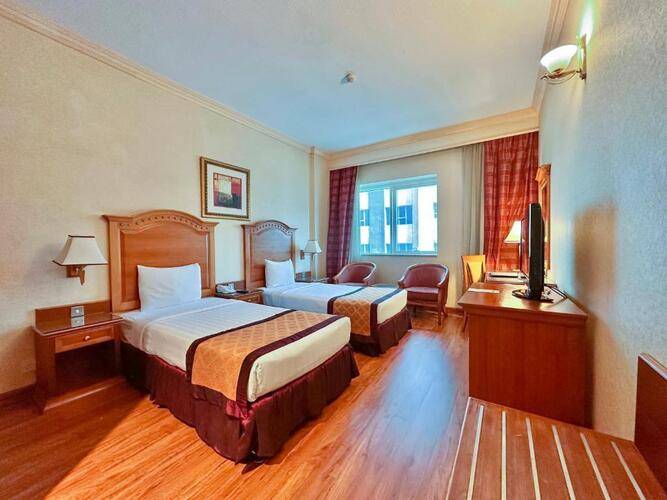 Avenue Hotel