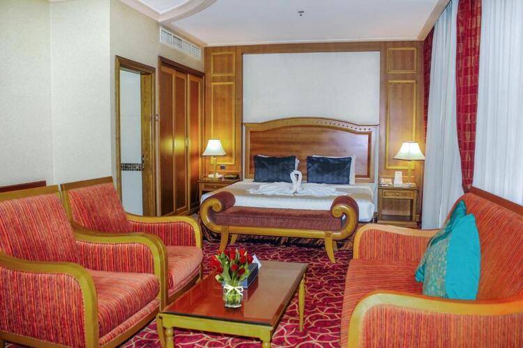 Avenue Hotel
