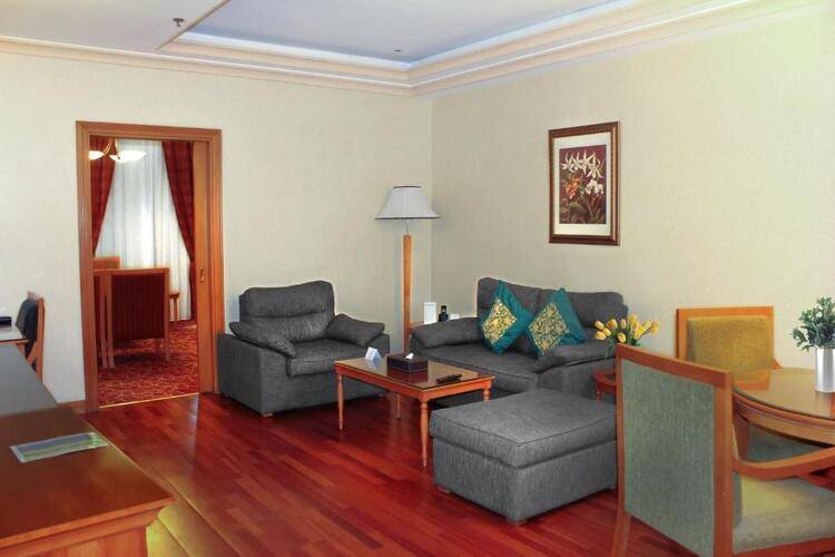 Avenue Hotel