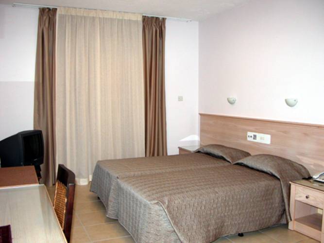 Senator Hotel Apartments