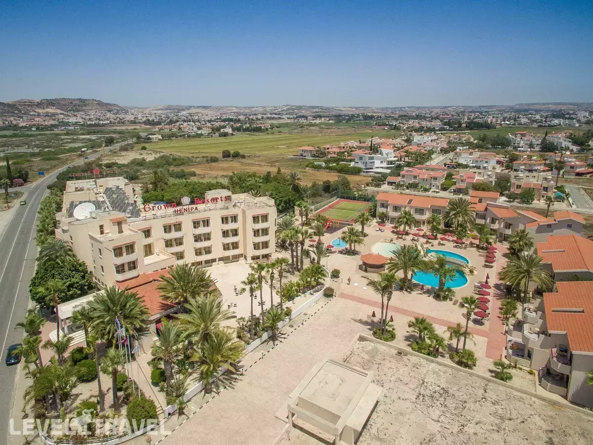 Crown Resort Henipa